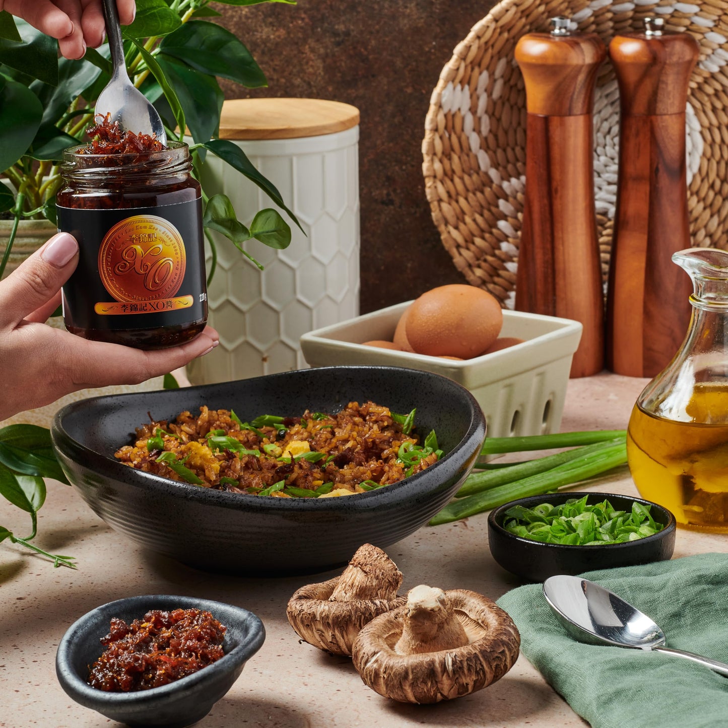 Lee Kum Lee XO Sauce 220Gm (078895407013)